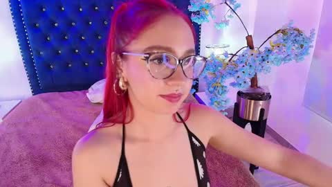 Snapshot of amelie_adamsx chatting on April 30, 2026, 8:57 pm Amelie online show from April 30, 2026, 8:57 pm