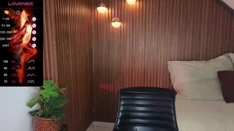 Isabella online show from February 12, 2025, 7:02 am