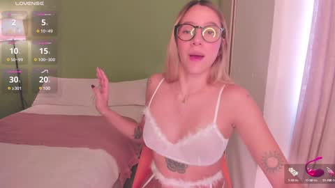 Amelie Graham online show from January 24, 2025, 8:22 pm