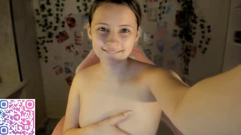 Snapshot of amelienjames chatting on December 1, 2024, 7:36 pm Amelie James online show from December 1, 2024, 7:36 pm