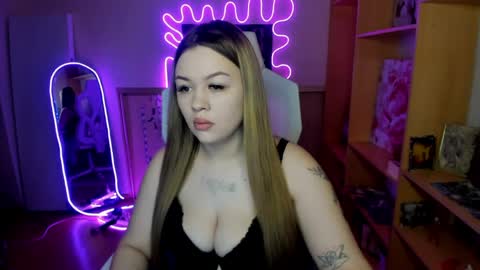 Amelie online show from April 12, 2026, 1:21 am