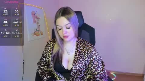 Snapshot of ameliepeach chatting on May 23, 2026, 4:11 pm Amelie online show from May 23, 2026, 4:11 pm
