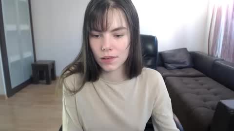 Amelie online show from November 1, 2025, 1:02 pm