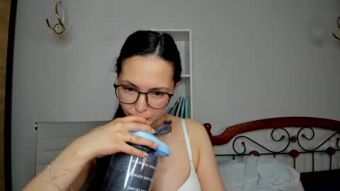 Aylin  online show from May 16, 2026, 10:36 am
