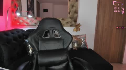 Snapshot of amelyamann chatting on February 7, 2026, 9:07 pm online show from February 7, 2026, 9:07 pm