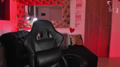 Snapshot of amelyamann chatting on February 23, 2026, 12:35 pm online show from February 23, 2026, 12:35 pm