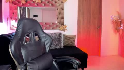 Snapshot of amelyamann chatting on May 12, 2026, 12:46 pm online show from May 12, 2026, 12:46 pm