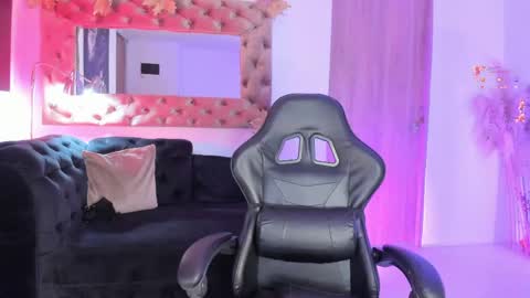 Snapshot of amelyamann chatting on May 13, 2026, 1:30 pm online show from May 13, 2026, 1:30 pm