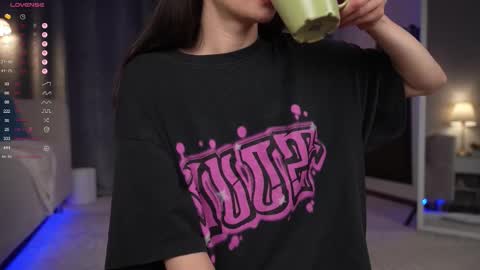 Amy  online show from September 13, 2025, 1:16 am