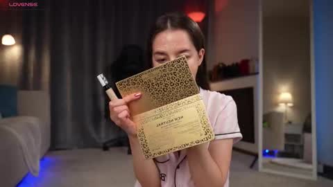 Amy  online show from October 10, 2025, 12:42 am