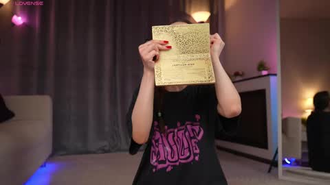 Amy  online show from April 5, 2026, 1:36 am