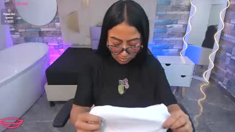 amhira_tay online show from July 7, 2026, 7:18 pm