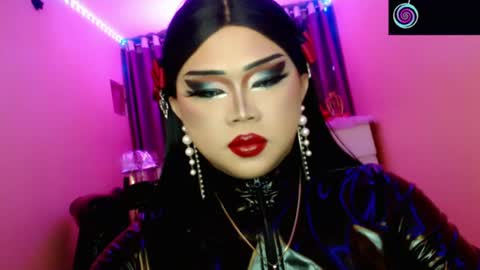 Snapshot of amiadoll chatting on July 1, 2026, 4:29 pm Queen Mireska online show from July 1, 2026, 4:29 pm