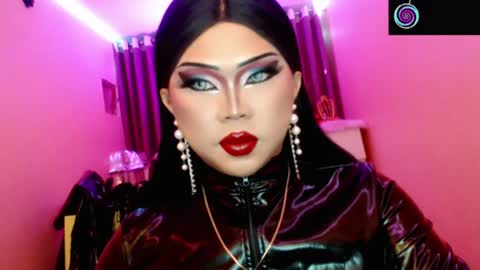 Snapshot of amiadoll chatting on July 3, 2026, 2:12 pm Queen Mireska online show from July 3, 2026, 2:12 pm
