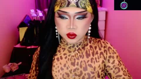 Snapshot of amiadoll chatting on July 5, 2026, 3:52 pm Queen Mireska online show from July 5, 2026, 3:52 pm