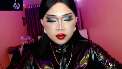 Snapshot of amiadoll chatting on July 29, 2026, 5:00 pm Queen Mireska online show from July 29, 2026, 5:00 pm