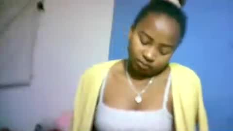 amielle_01 online show from July 28, 2026, 8:23 pm