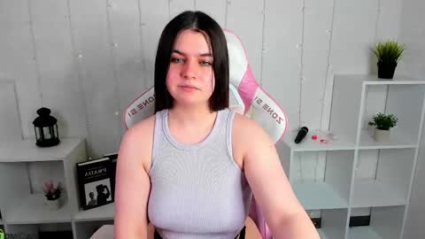 amilia_may online show from May 22, 2026, 9:26 am
