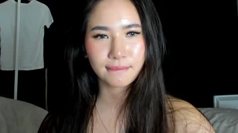 Snapshot of amina_artin chatting on January 12, 2025, 1:32 am Amina online show from January 12, 2025, 1:32 am