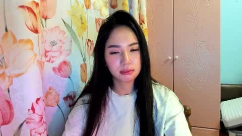 Snapshot of amina_artin chatting on November 26, 2025, 11:22 am Amina online show from November 26, 2025, 11:22 am