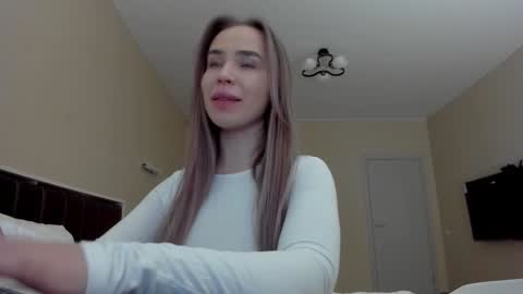 Snapshot of aminaswan_ chatting on November 25, 2025, 12:05 pm Kristina online show from November 25, 2025, 12:05 pm