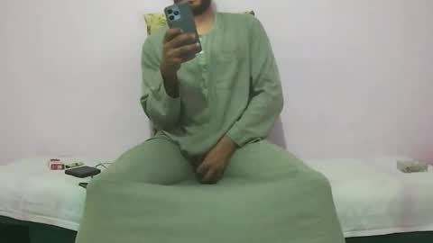 Amir online show from October 28, 2025, 8:55 pm