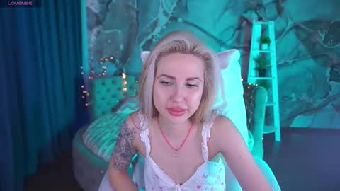 Amiraa online show from November 19, 2025, 8:47 am