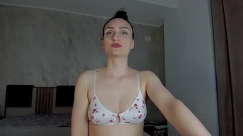 AmiraAnne online show from April 19, 2026, 5:45 pm