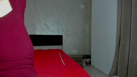 Snapshot of amiraanne chatting on July 28, 2026, 7:39 pm AmiraAnne online show from July 28, 2026, 7:39 pm