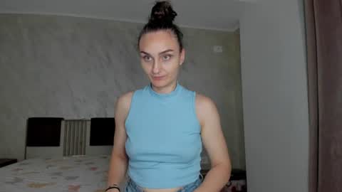 Snapshot of amiraanne chatting on August 4, 2026, 7:38 pm AmiraAnne online show from August 4, 2026, 7:38 pm