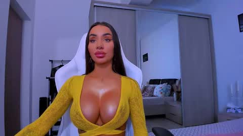 Snapshot of amiracataleya chatting on January 20, 2025, 3:50 pm Arinna online show from January 20, 2025, 3:50 pm