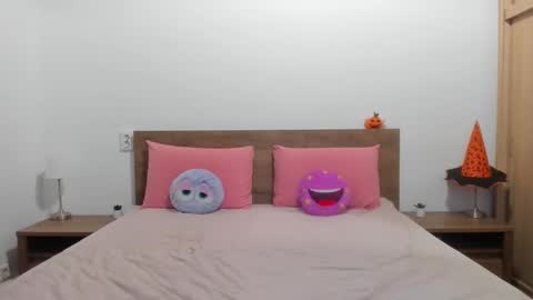 Amira Vyxen online show from November 22, 2025, 11:15 pm