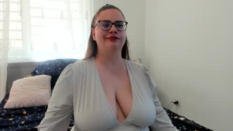 Amira Vyxen online show from May 26, 2026, 5:47 am