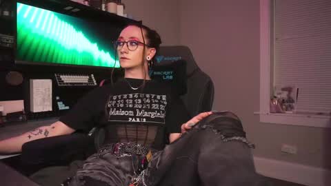   Am-er-in online show from April 15, 2026, 1:01 am