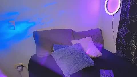 Ammelie online show from May 14, 2026, 1:45 am