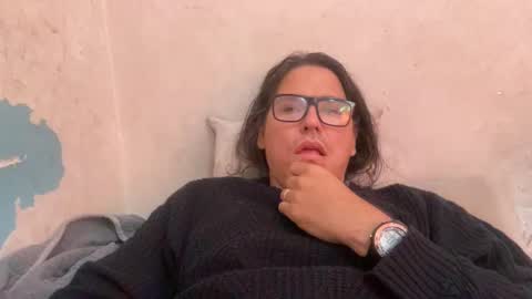 amo_s online show from October 19, 2025, 1:12 pm