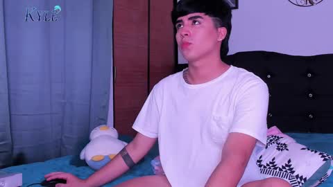 Snapshot of amon_kyle chatting on February 15, 2025, 6:02 am Amon online show from February 15, 2025, 6:02 am