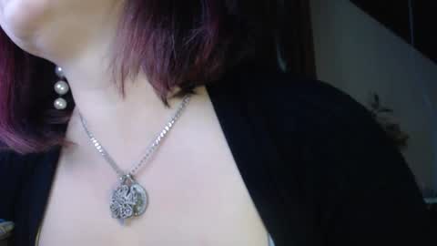 amorelara online show from January 31, 2025, 7:18 am