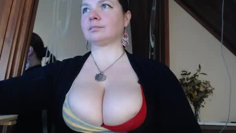 amorelara online show from February 10, 2025, 12:29 pm