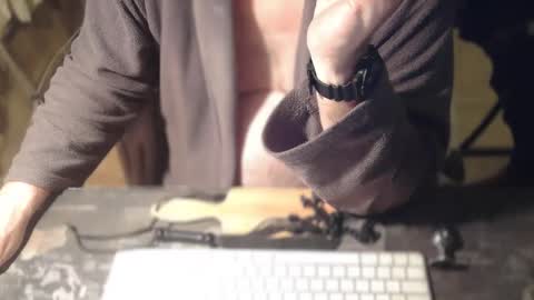 amslave4f online show from October 9, 2025, 9:02 pm