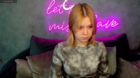 Snapshot of amy_kimberlly chatting on February 10, 2025, 5:47 am Amy online show from February 10, 2025, 5:47 am