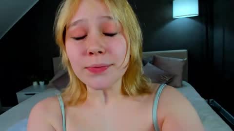 Snapshot of amy_kimberlly chatting on February 27, 2025, 7:01 am Amy online show from February 27, 2025, 7:01 am