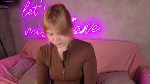 Snapshot of amy_kimberlly chatting on November 9, 2025, 12:09 am Amy online show from November 9, 2025, 12:09 am