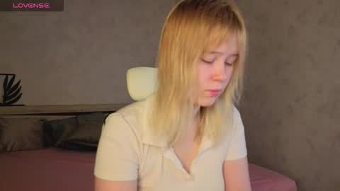 Snapshot of amy_kimberlly chatting on November 13, 2025, 12:20 am Amy online show from November 13, 2025, 12:20 am