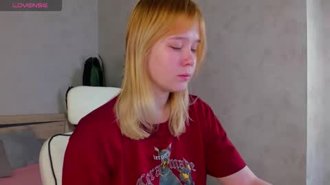 Snapshot of amy_kimberlly chatting on November 25, 2025, 12:10 am Amy online show from November 25, 2025, 12:10 am