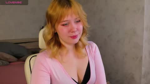 Snapshot of amy_kimberlly chatting on December 3, 2025, 12:18 am Amy online show from December 3, 2025, 12:18 am