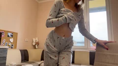 amy_meoww online show from October 31, 2025, 12:06 pm