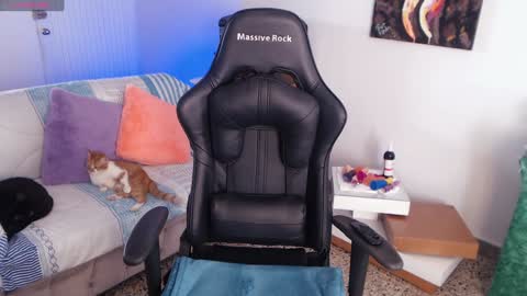 Snapshot of amy_stiward chatting on December 9, 2024, 7:07 pm Mia Cristancho online show from December 9, 2024, 7:07 pm