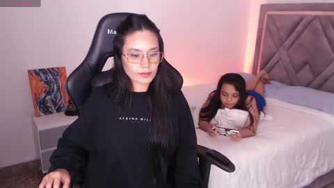 Snapshot of amy_stiward chatting on June 5, 2026, 7:41 pm Mia Cristancho online show from June 5, 2026, 7:41 pm