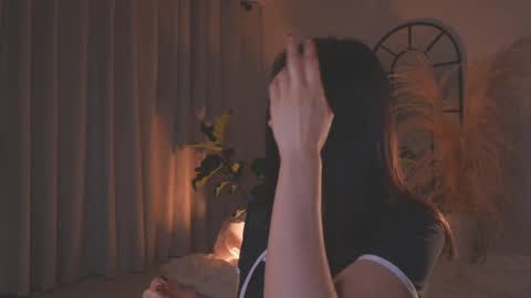 Amy Armstrong online show from September 25, 2025, 11:41 pm